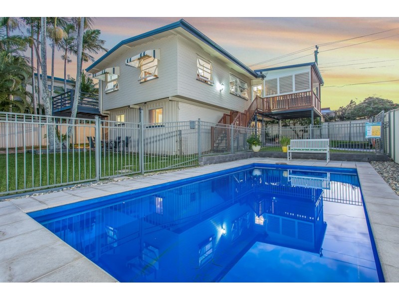 29 Michel Rd, Scarborough QLD 4020