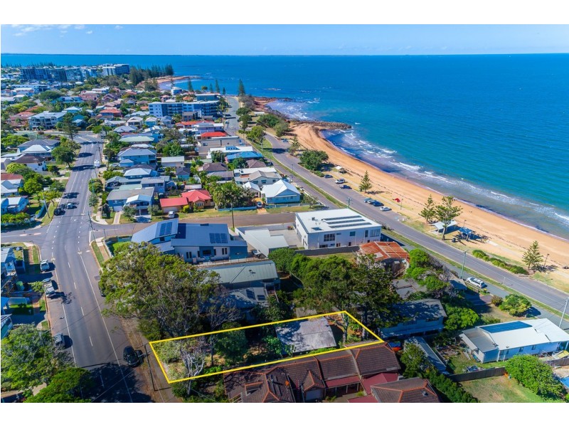 208 Prince Edward Pde, Scarborough QLD 4020