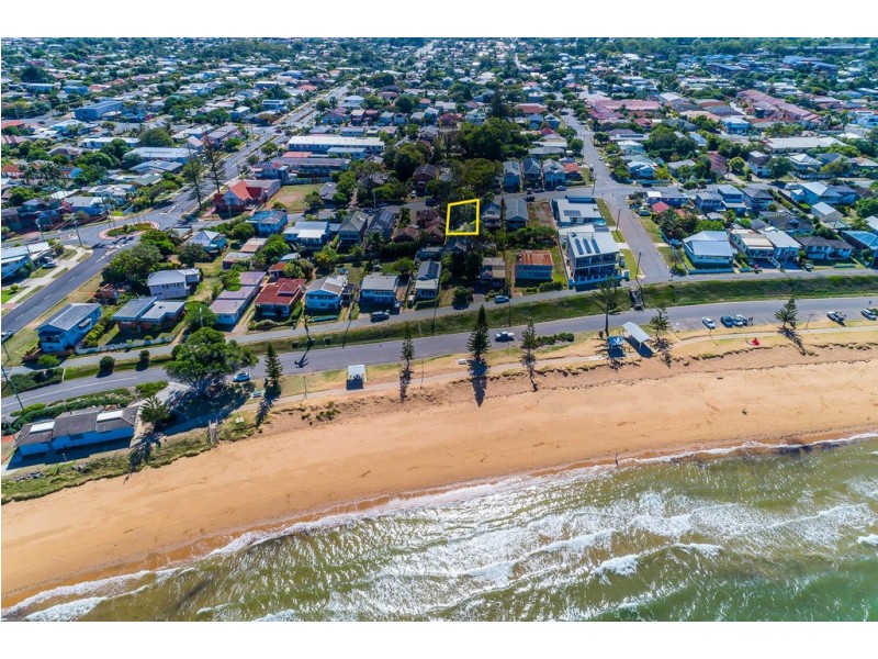 208 Prince Edward Pde, Scarborough QLD 4020