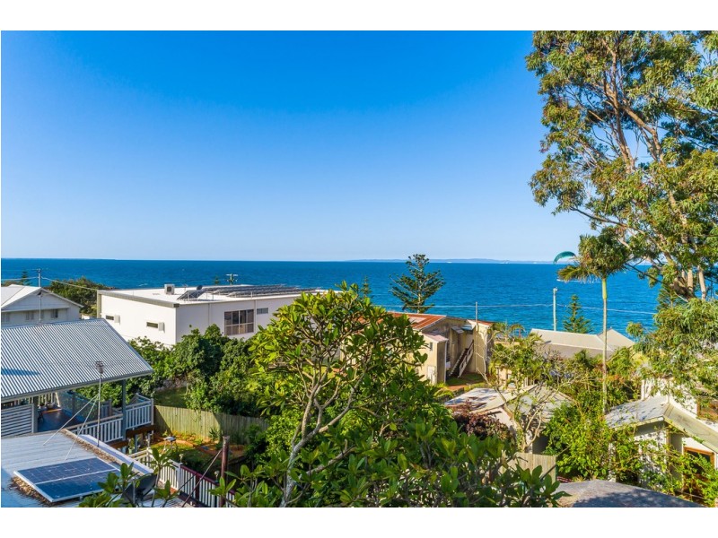 208 Prince Edward Pde, Scarborough QLD 4020