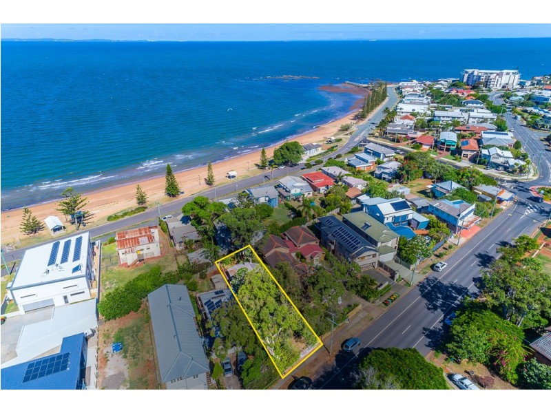 208 Prince Edward Pde, Scarborough QLD 4020