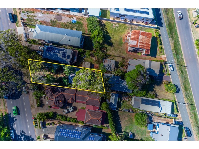 208 Prince Edward Pde, Scarborough QLD 4020