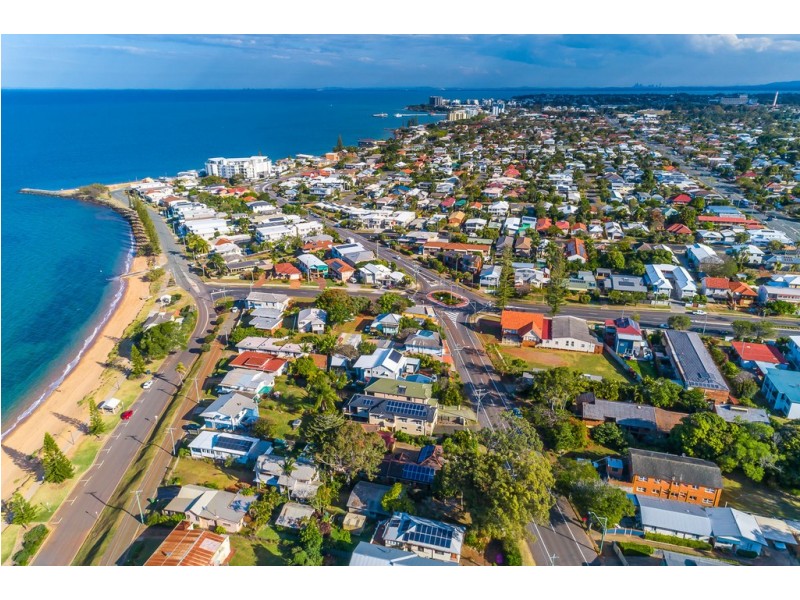 208 Prince Edward Pde, Scarborough QLD 4020