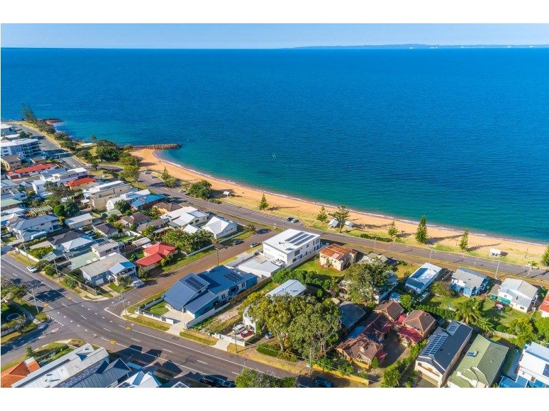208 Prince Edward Pde, Scarborough QLD 4020