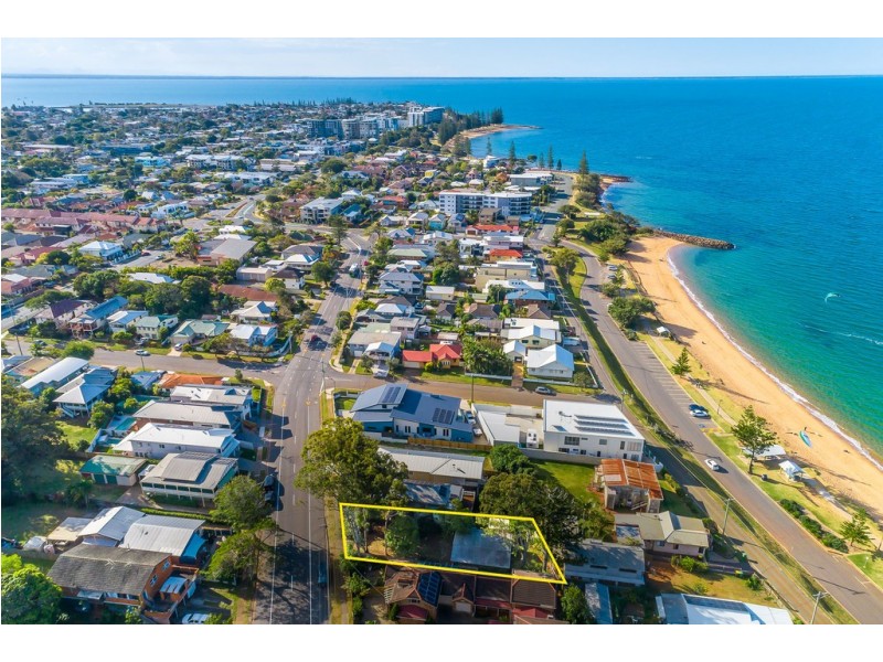 208 Prince Edward Pde, Scarborough QLD 4020