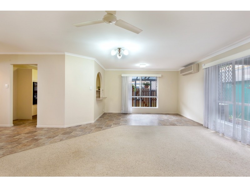 15/2 Wattle Road, Rothwell QLD 4022