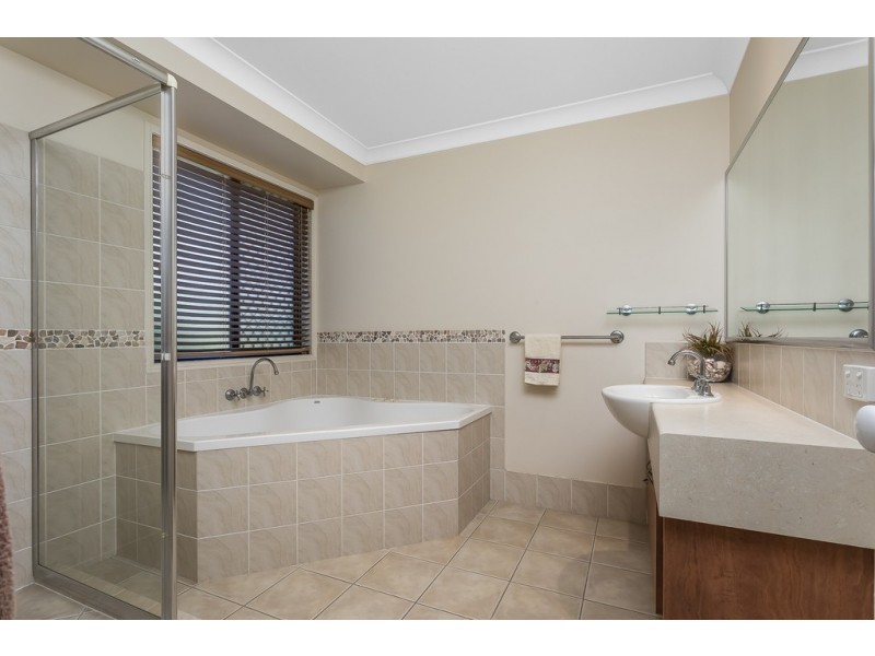 30 Fleetwing Ave, Newport QLD 4020