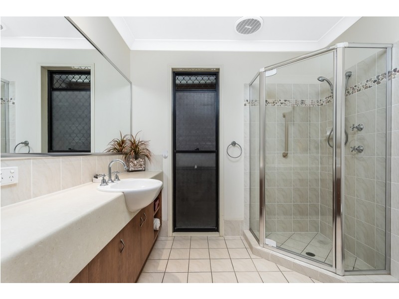 30 Fleetwing Ave, Newport QLD 4020