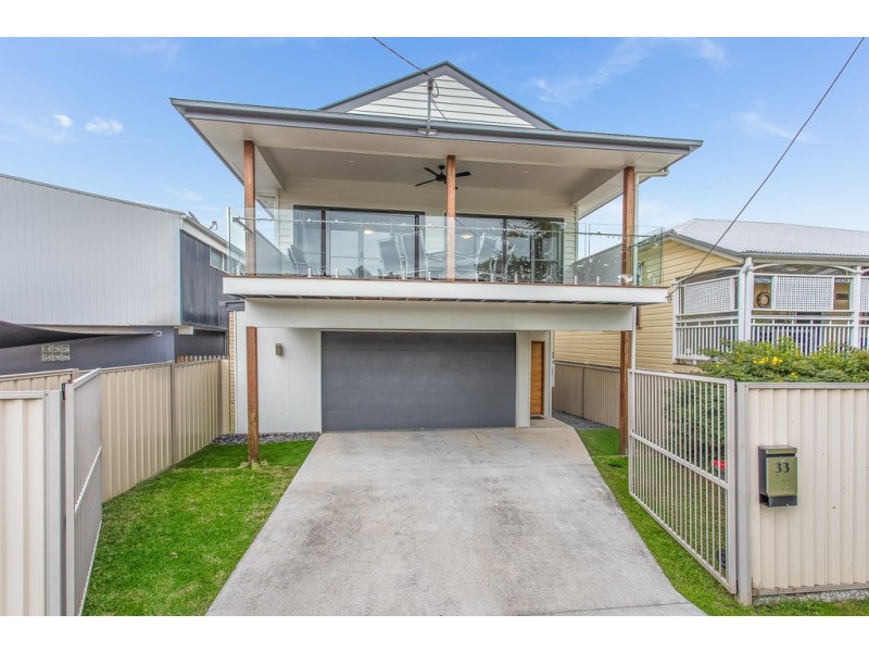 33 Victoria Ave, Woody Point QLD 4019