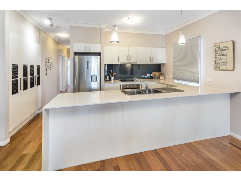 33 Victoria Ave, Woody Point QLD 4019