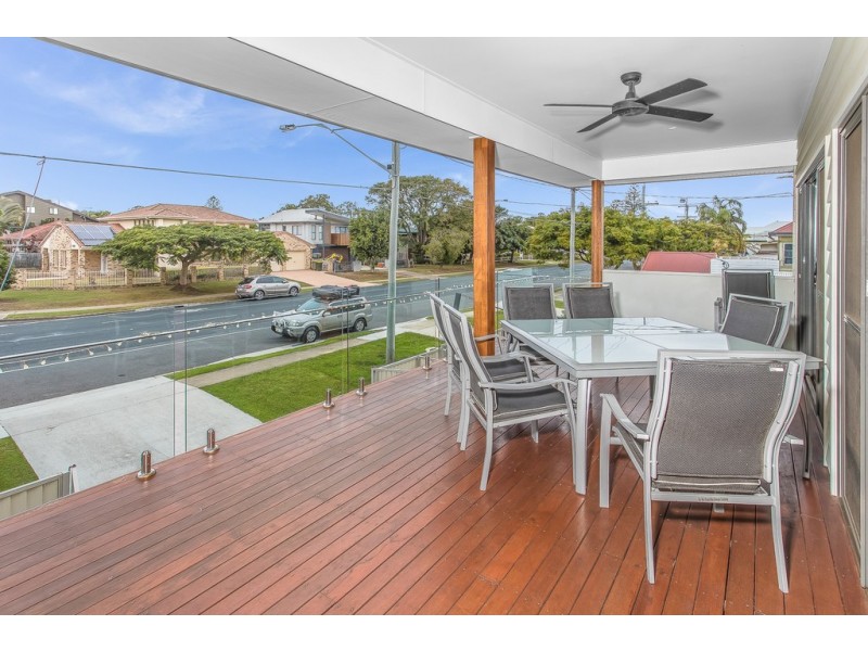 33 Victoria Ave, Woody Point QLD 4019