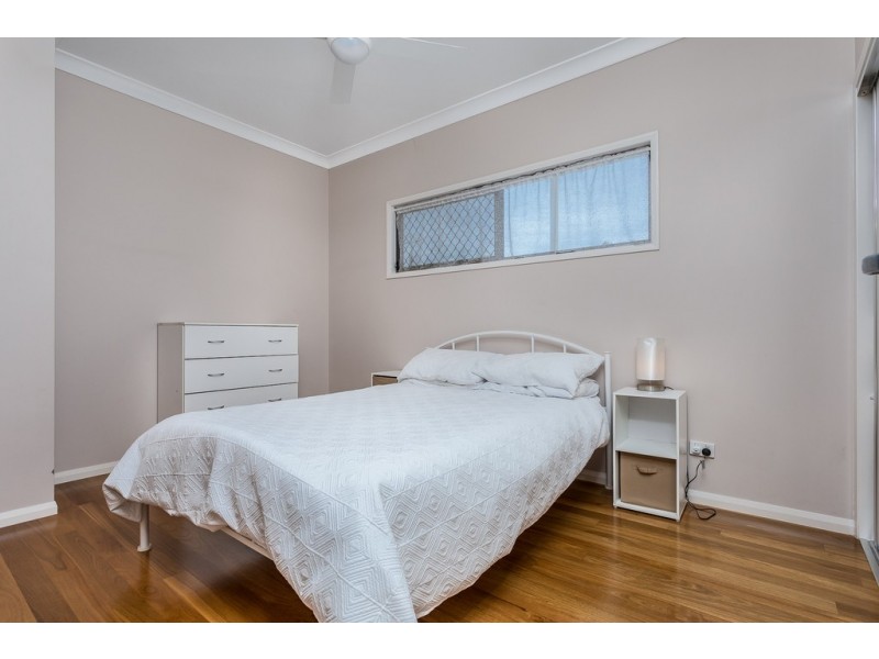 33 Victoria Ave, Woody Point QLD 4019