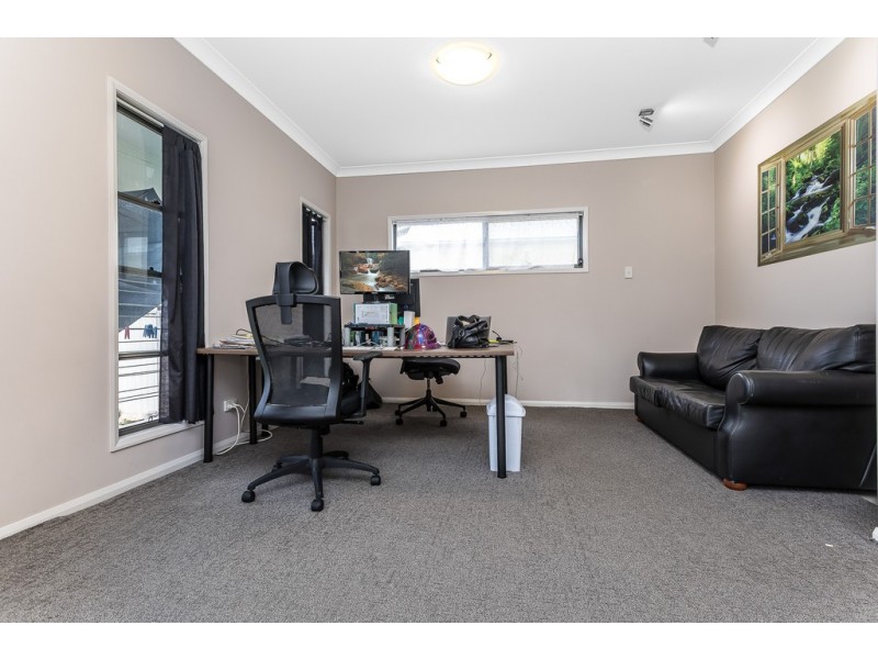 33 Victoria Ave, Woody Point QLD 4019