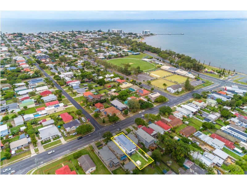 33 Victoria Ave, Woody Point QLD 4019