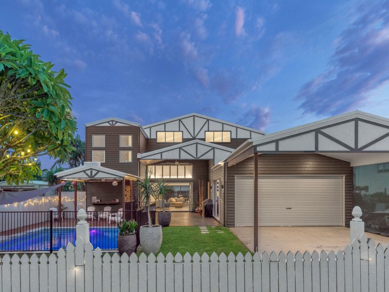 56 Grant St, Redcliffe QLD 4020