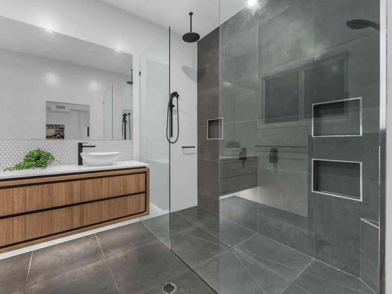 56 Grant St, Redcliffe QLD 4020