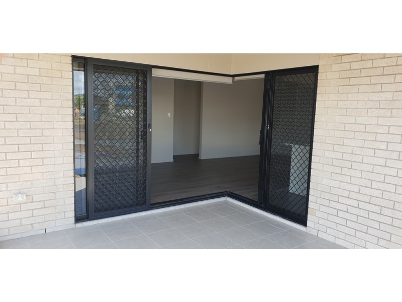 52 Lakeview Promenade, Newport QLD 4020