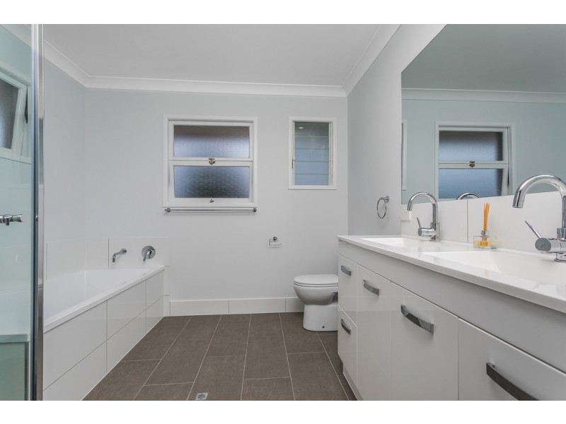 7 Waraba St, Clontarf QLD 4019