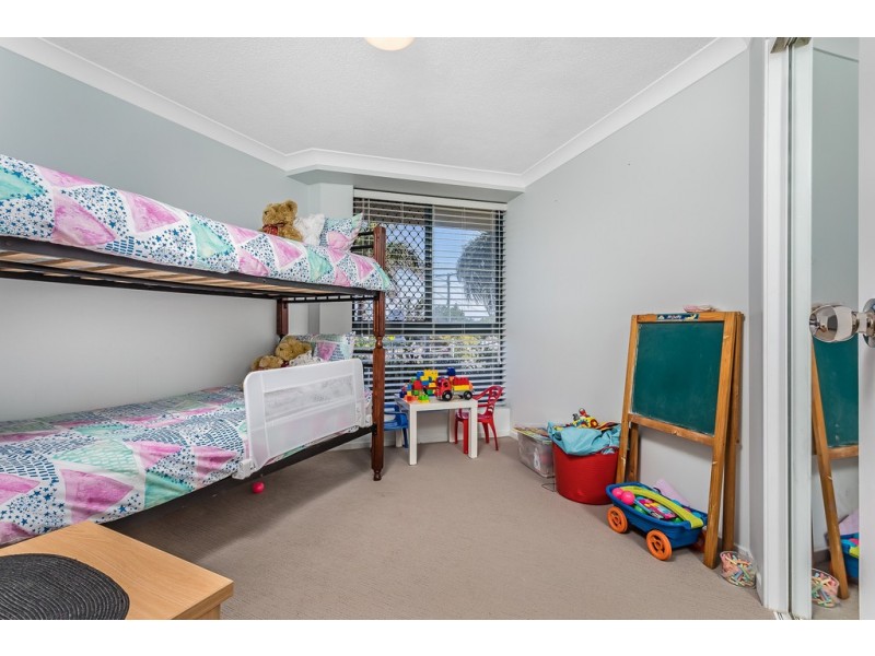 2/69 Marine Parade, Redcliffe QLD 4020