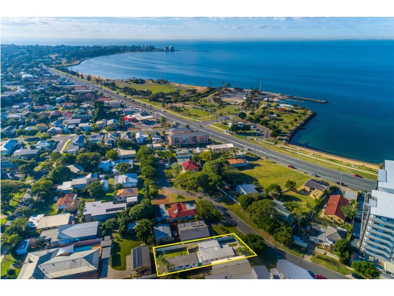 19a/19b Lane St, Clontarf QLD 4019