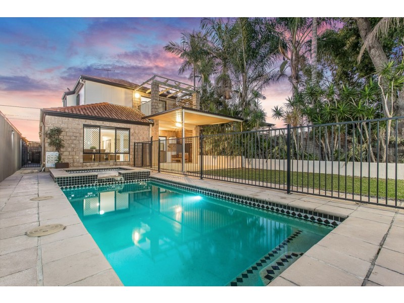 32a Benson St, Scarborough QLD 4020