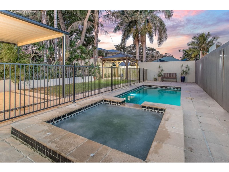 32a Benson St, Scarborough QLD 4020