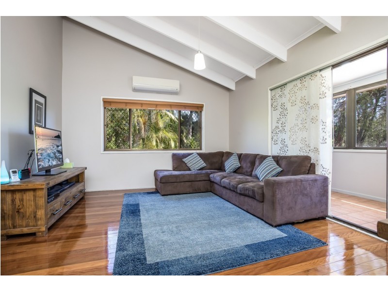 3 ST DENIS COURT, Petrie QLD 4502