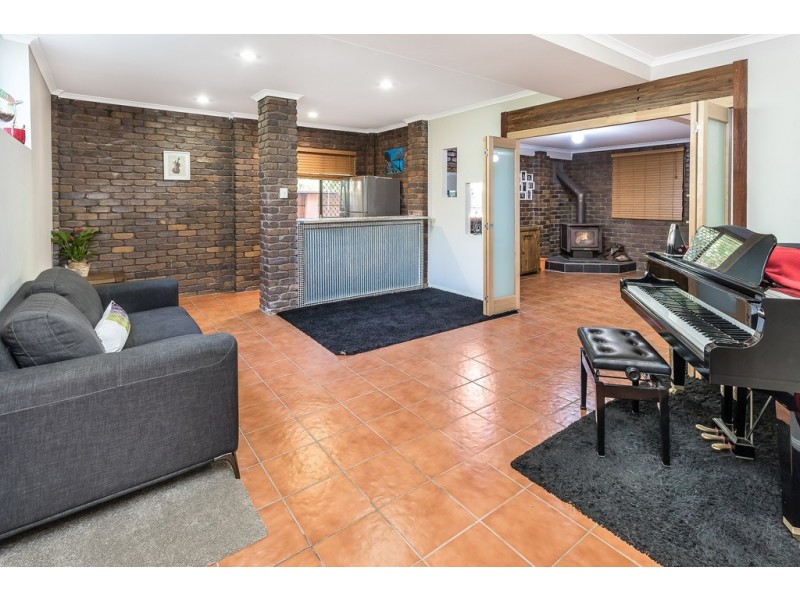 3 ST DENIS COURT, Petrie QLD 4502