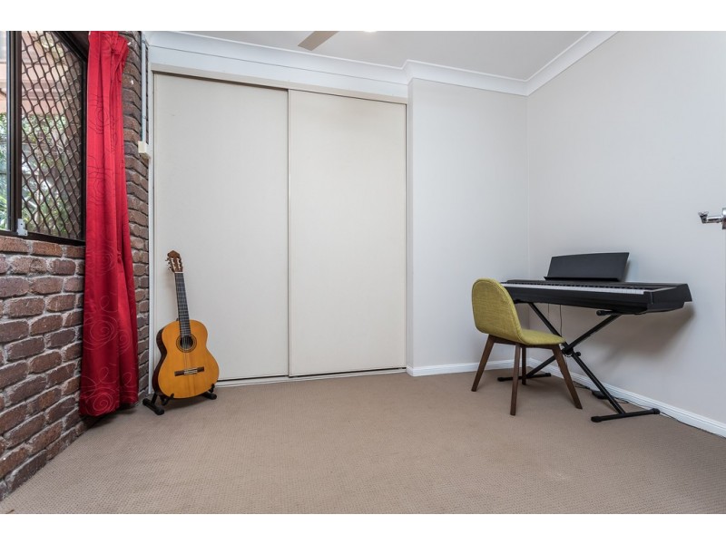 3 ST DENIS COURT, Petrie QLD 4502