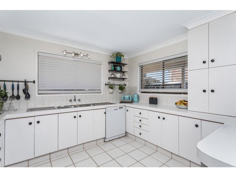 10 DRYSDALE STREET, Rothwell QLD 4022