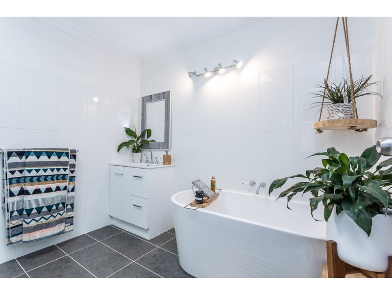 10 DRYSDALE STREET, Rothwell QLD 4022