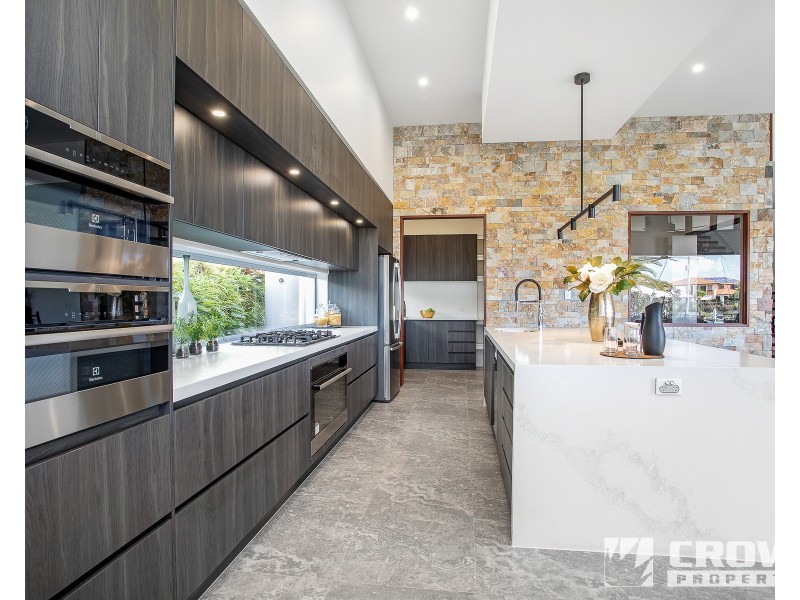 175 Quay Circuit, Newport QLD 4020