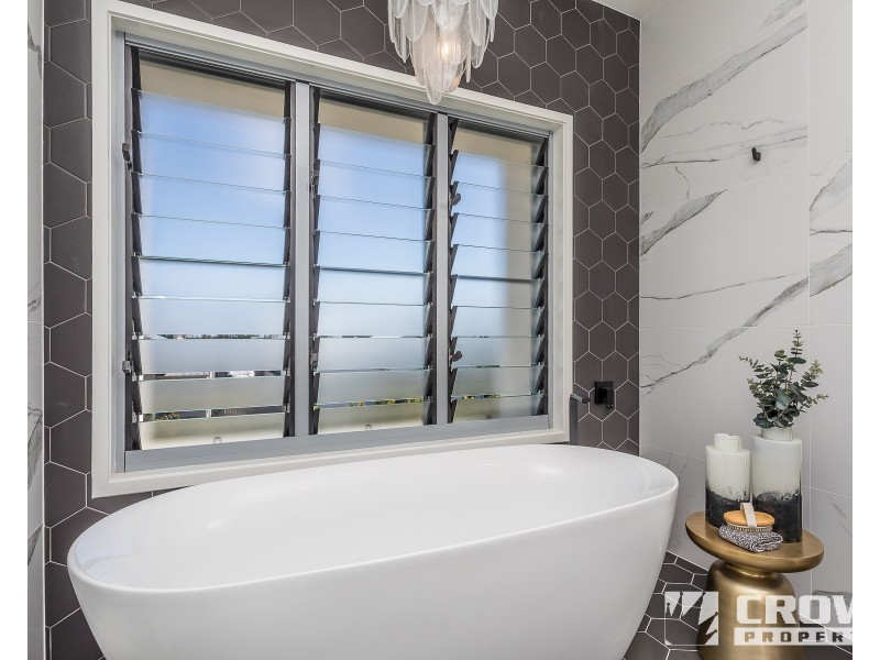 175 Quay Circuit, Newport QLD 4020