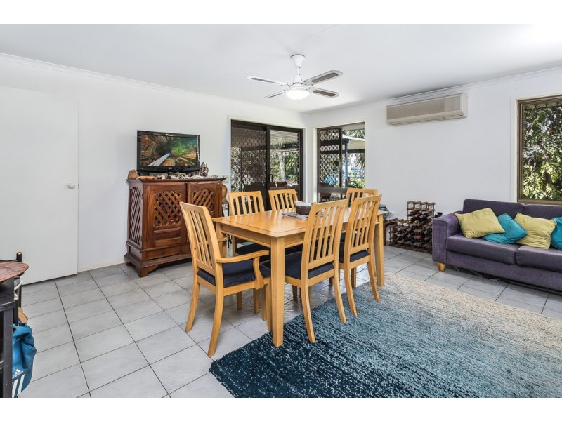 64 RUE MONTAIGNE, Petrie QLD 4502