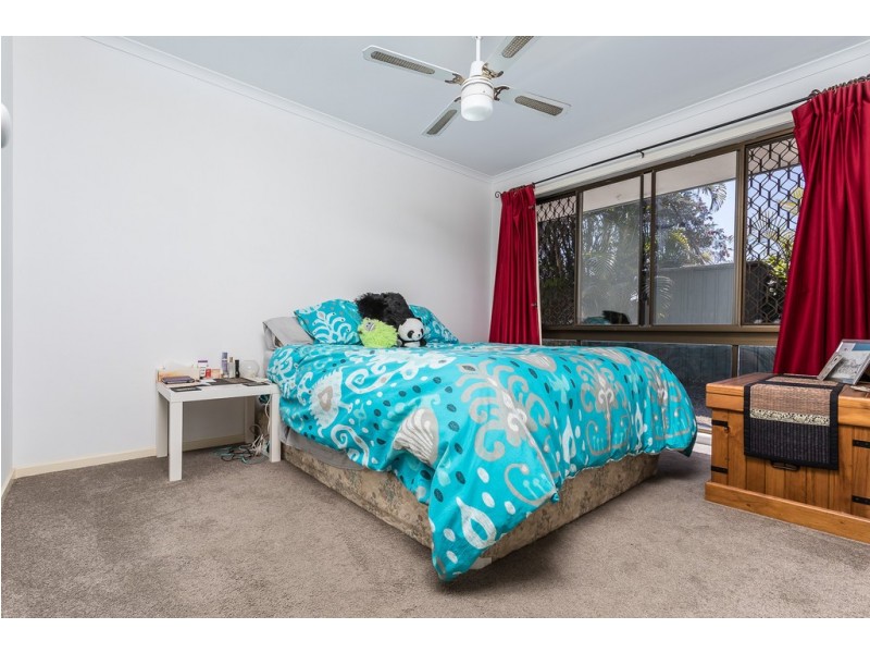 64 RUE MONTAIGNE, Petrie QLD 4502