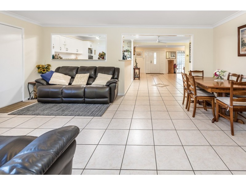 8 Amersham Street, Kippa-ring QLD 4021