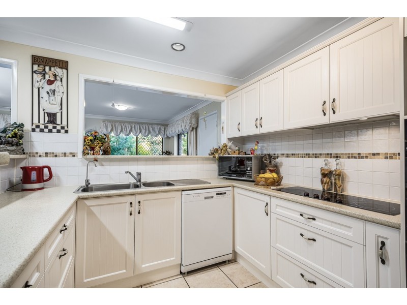 8 Amersham Street, Kippa-ring QLD 4021