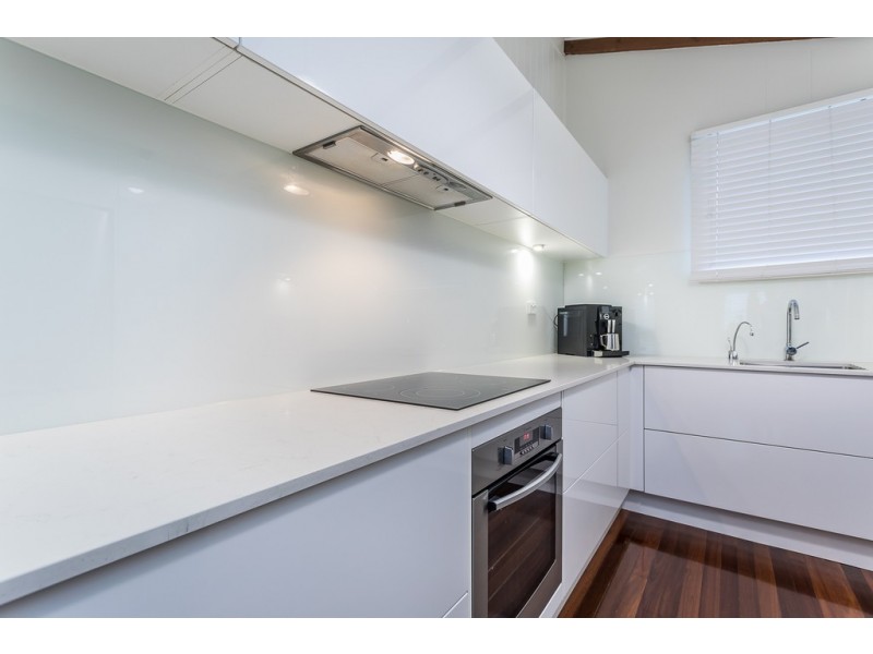 45 Kate St, Woody Point QLD 4019