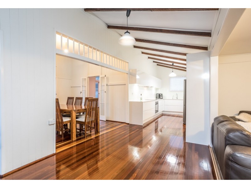 45 Kate St, Woody Point QLD 4019