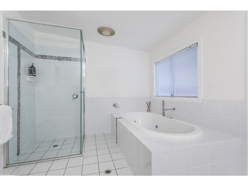 45 Kate St, Woody Point QLD 4019