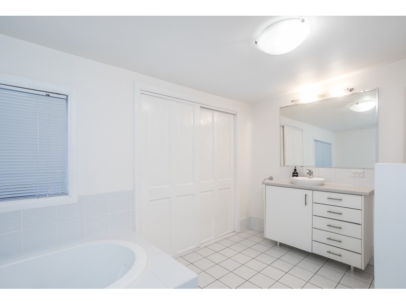 45 Kate St, Woody Point QLD 4019