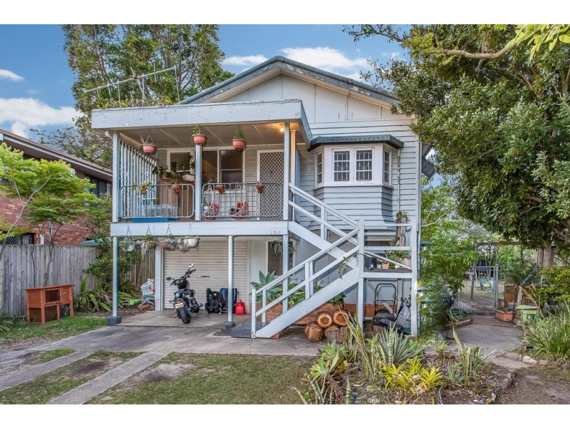 196 Macdonnell Rd, Clontarf QLD 4019