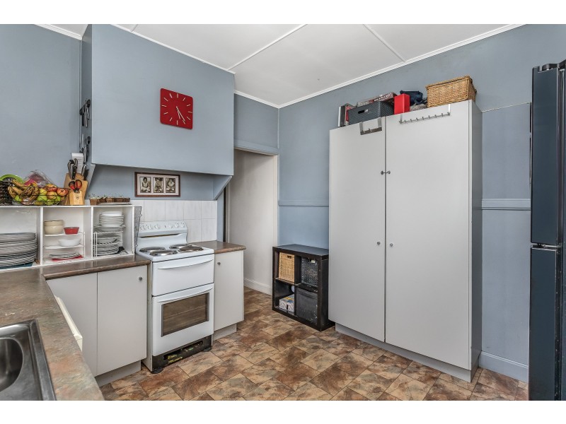 196 Macdonnell Rd, Clontarf QLD 4019