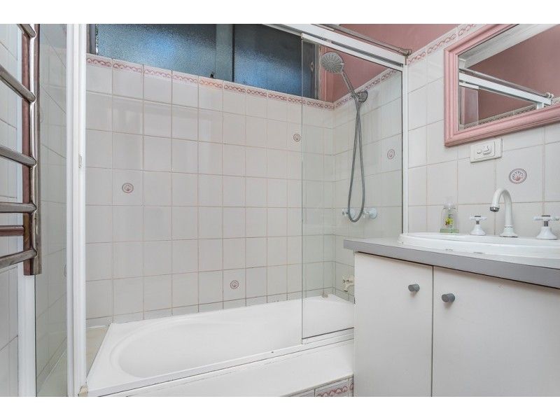 196 Macdonnell Rd, Clontarf QLD 4019