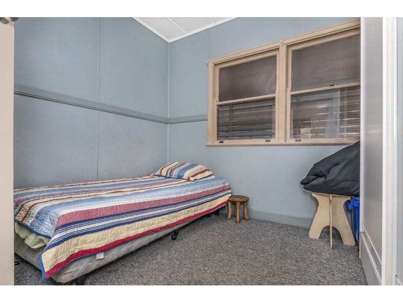 196 Macdonnell Rd, Clontarf QLD 4019