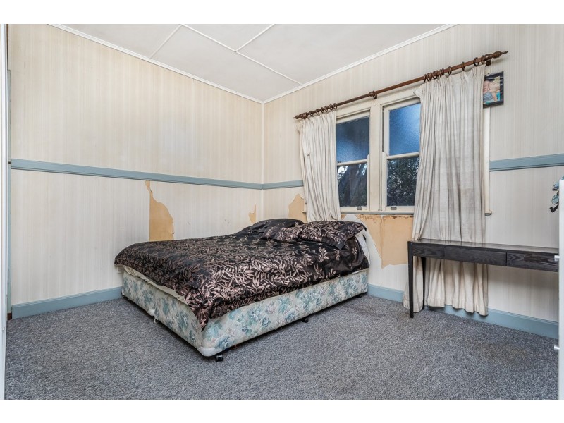 196 Macdonnell Rd, Clontarf QLD 4019