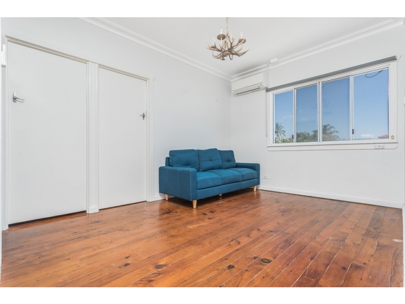 Flat 2 139 Margate Parade, Margate QLD 4019