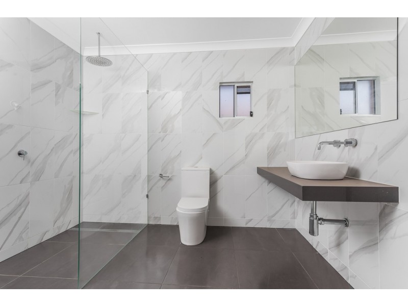 Flat 2 139 Margate Parade, Margate QLD 4019