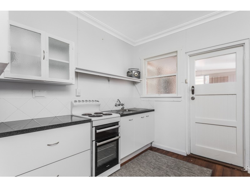 Flat 2 139 Margate Parade, Margate QLD 4019