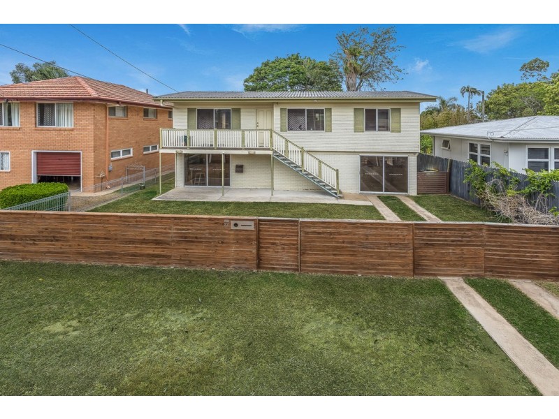 22 Kabura St, Clontarf QLD 4019